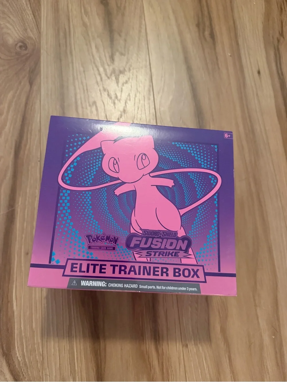 Pokémon trading card fusion strike elite trainer box